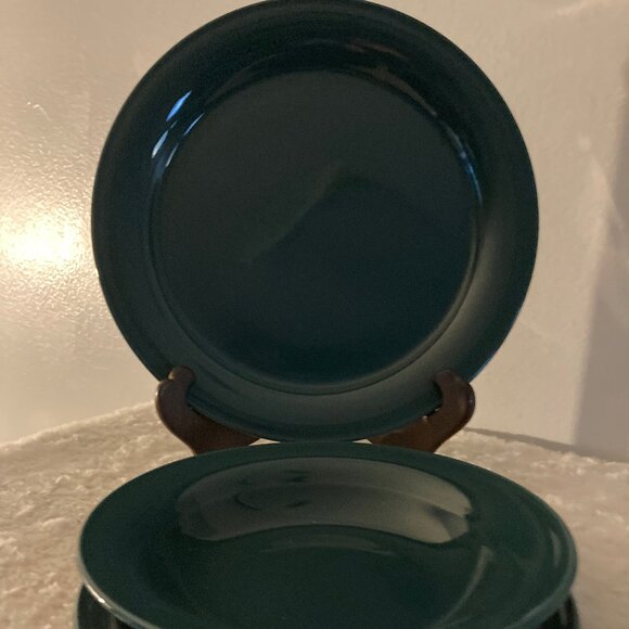 Nancy Calhoun Solid Color Evergreen (3) Pc Dinnerware Set - Picture 3 of 4